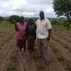 CF farmer with Hurungwe area manager